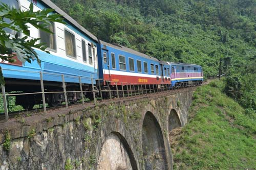 Trên cung đường sắt nguy hiểm bậc nhất Đông Dương - 5