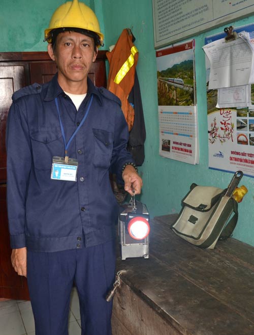 Trên cung đường sắt nguy hiểm bậc nhất Đông Dương - 10