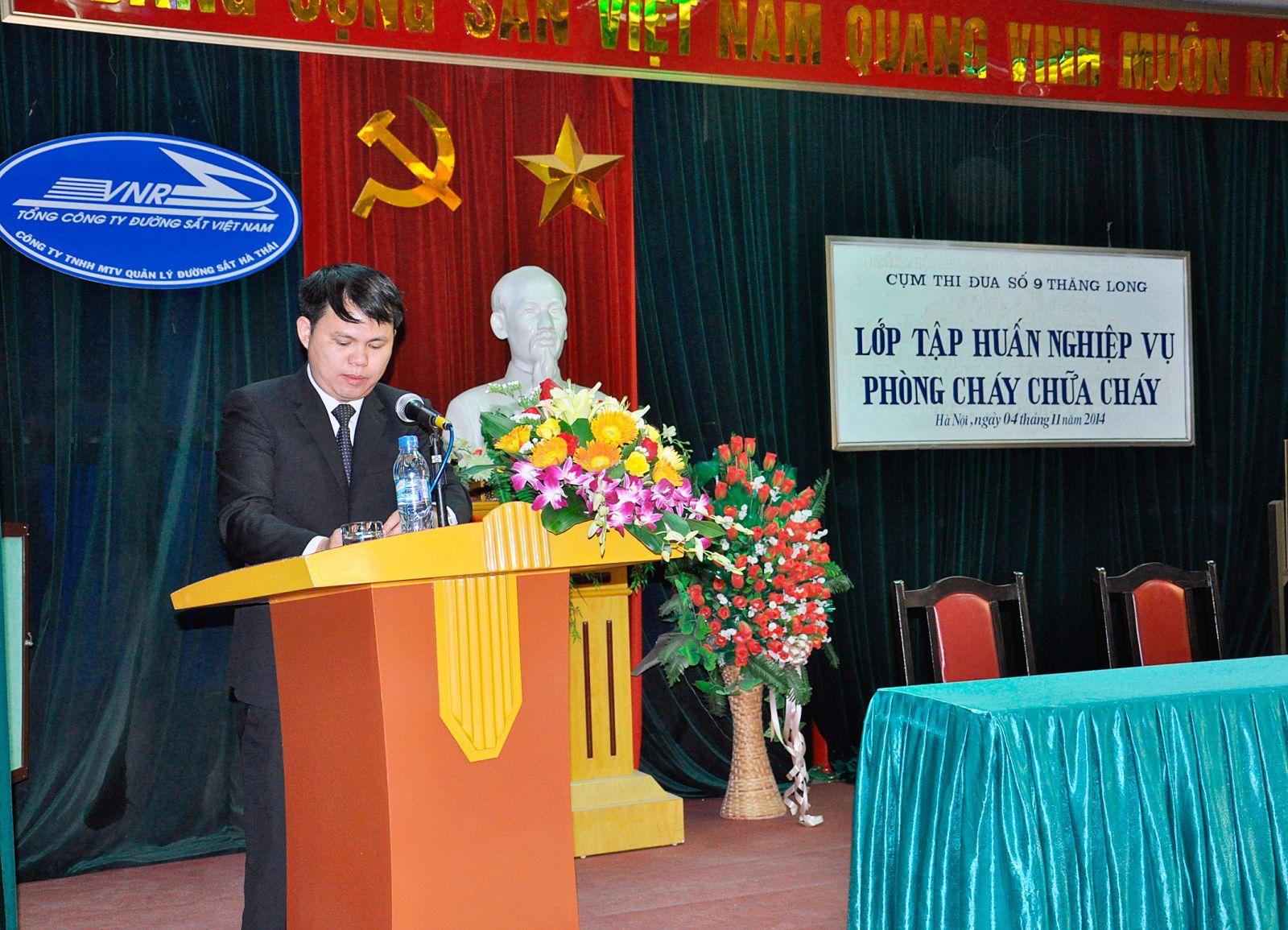 Đồng chí Phạm Văn Tú - Phó Giám đốc Công ty phát biểu tại lớp tập huấn.